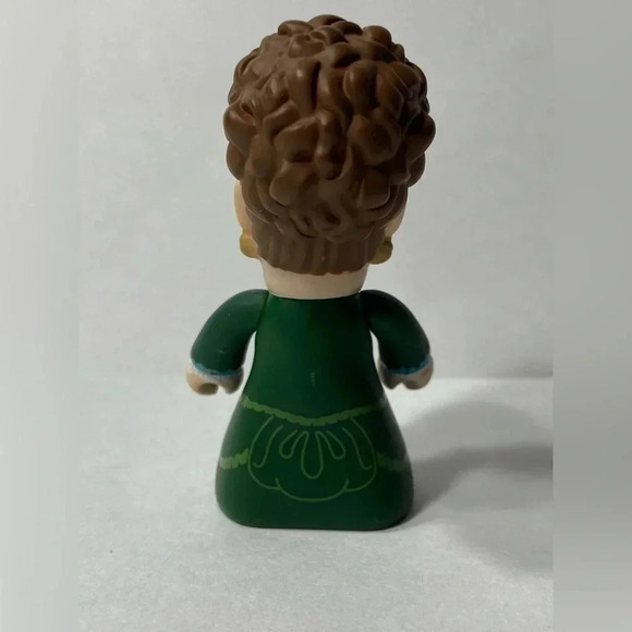 Doctor Who - Titans Vinyl Figure - Clara Variant 🕰️ - Picture 4 of 4